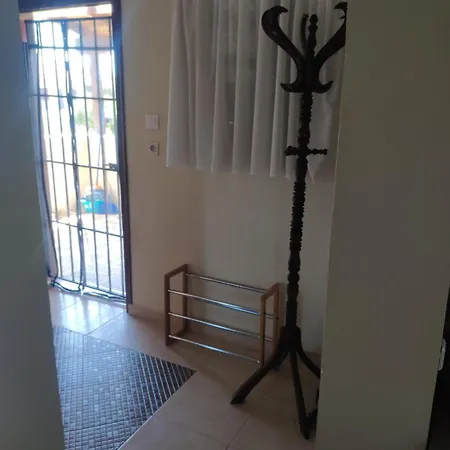 Apartment Giannis 2 *